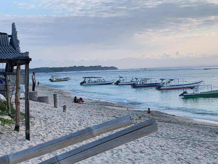 3 Monkeys Lembongan Studio Apartments Gym Recovery Centre Exterior photo