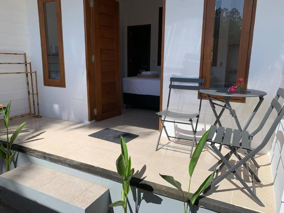 3 Monkeys Lembongan Studio Apartments Gym Recovery Centre Exterior photo